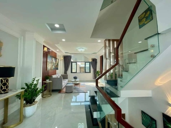 Bán nhà lô góc 5 tầng tại Đường Nguyễn Sơn, Phường Bồ Đề, Long Biên, Hà Nội
